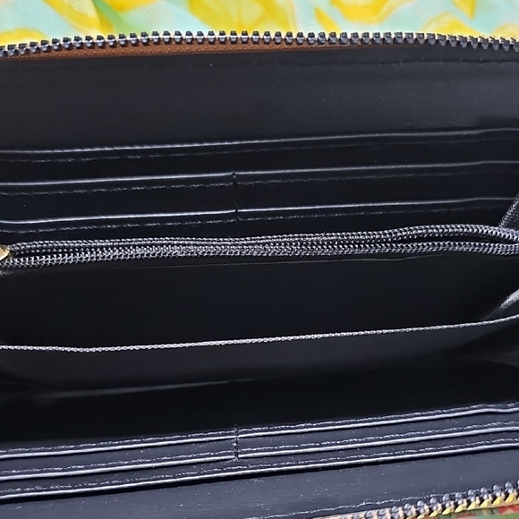 Floral  Wallet - Picture 4 of 5